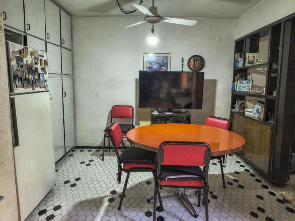 Foto de VENTA Casa Bombal Sur. Echeverría entre Tucumán y Arizu Godoy Cruz, imagen 5