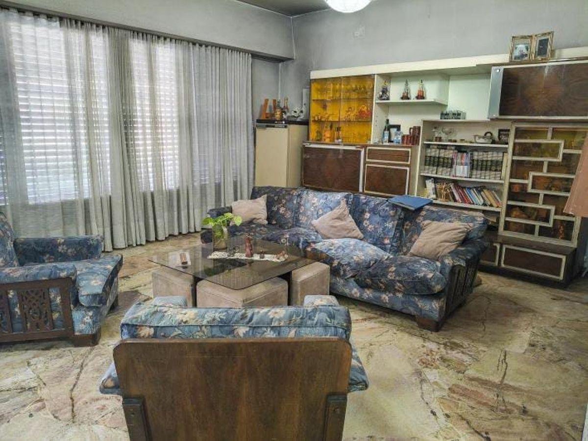Foto de VENTA Casa Bombal Sur. Echeverría entre Tucumán y Arizu Godoy Cruz, imagen 4
