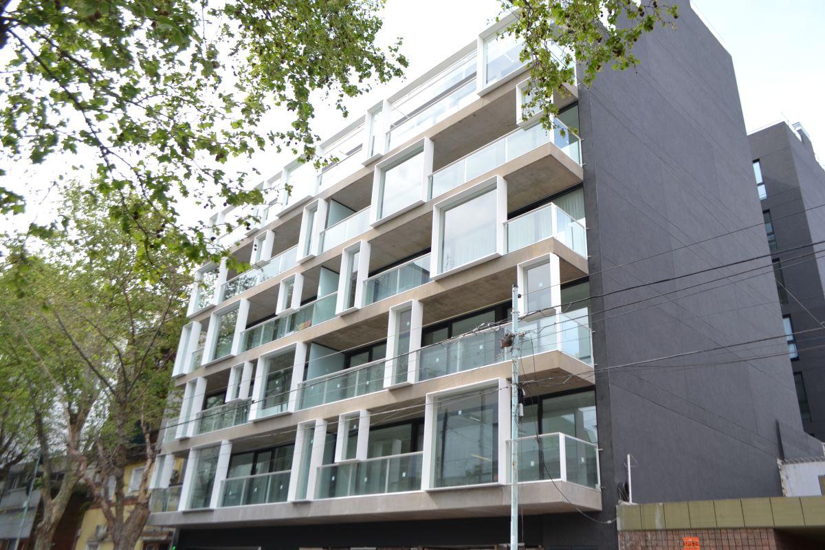 Foto de iNCREIBLE DEPTO DE 4 AMBIENTES de 170 M2 - BALCON - PATIO - FULL, imagen 4
