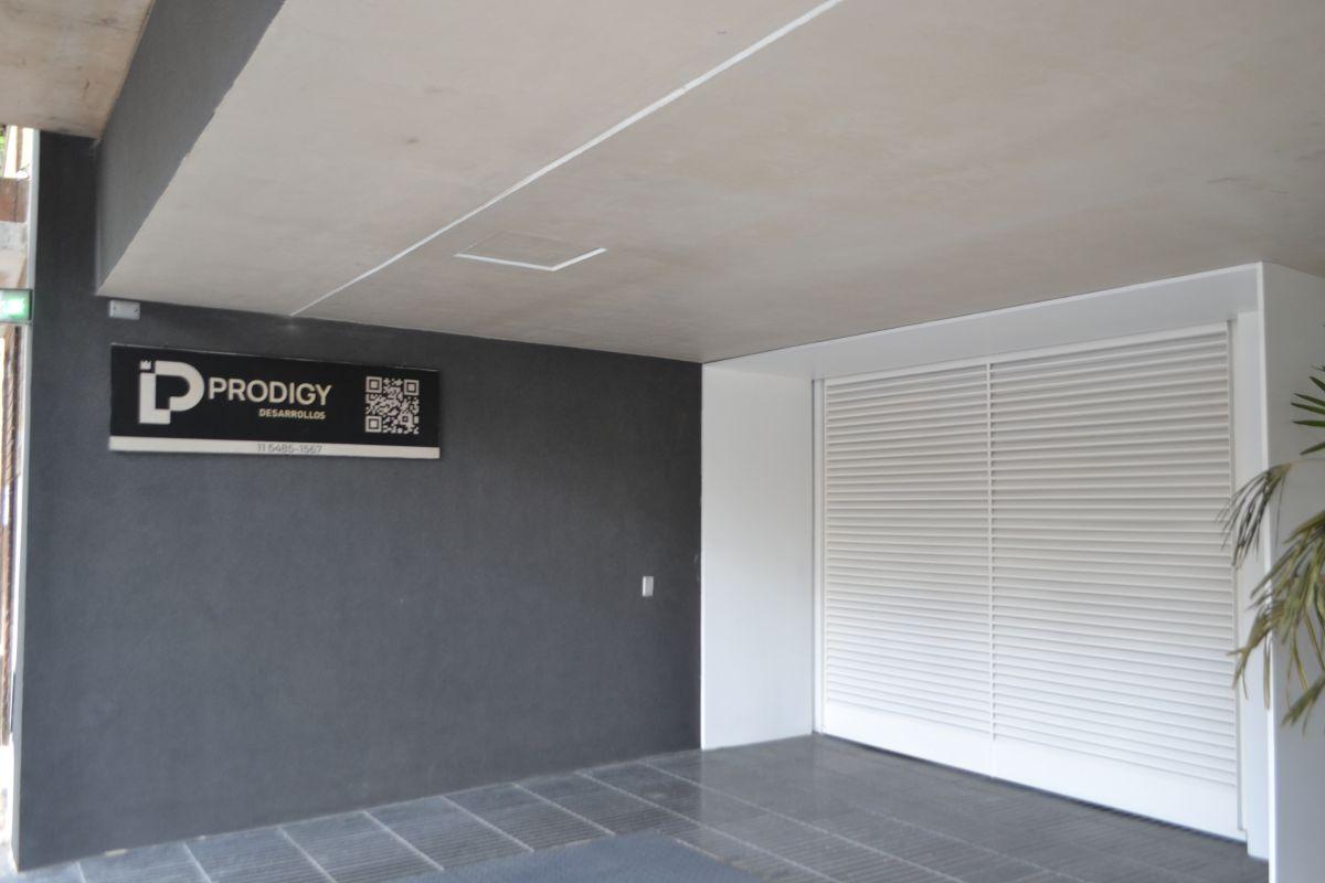 Foto de iNCREIBLE DEPTO DE 4 AMBIENTES de 170 M2 - BALCON - PATIO - FULL, imagen 3