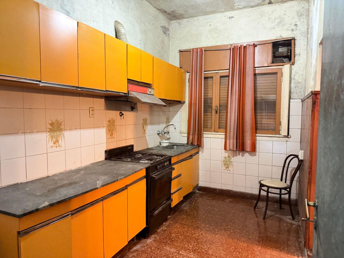 Foto de Pje. Chamical 5040, Mataderos - Casa en esquina a reciclar, imagen 2