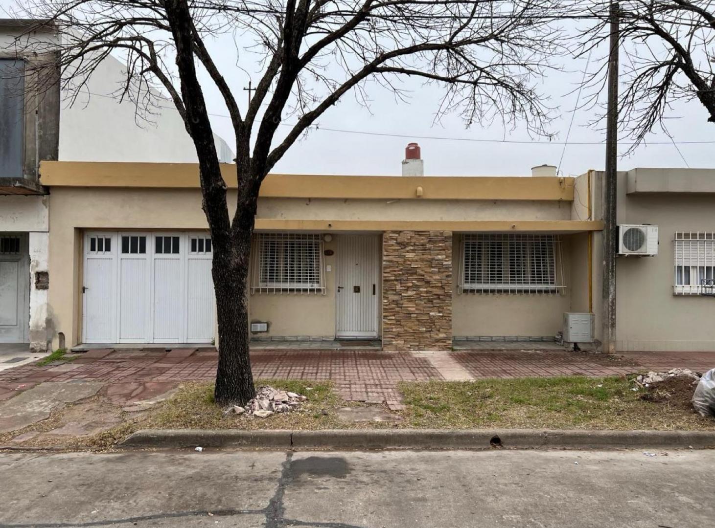 Casa - Barrio 9 de Julio