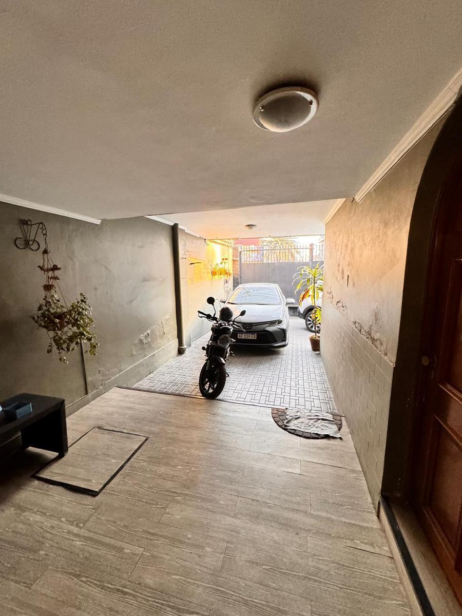 Importante Casa de 5 Dorm. Sobre Av Mate de Luna Al 2100, Zona Parque Avellaneda 3