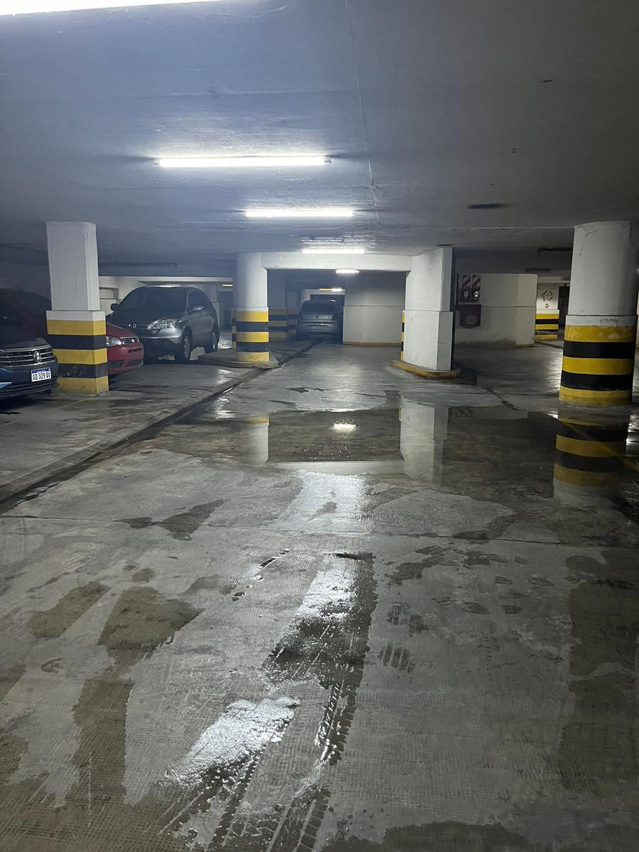 Foto de Amplia cochera apta camioneta en Zona Tribunales, General Paz al 500, imagen 2