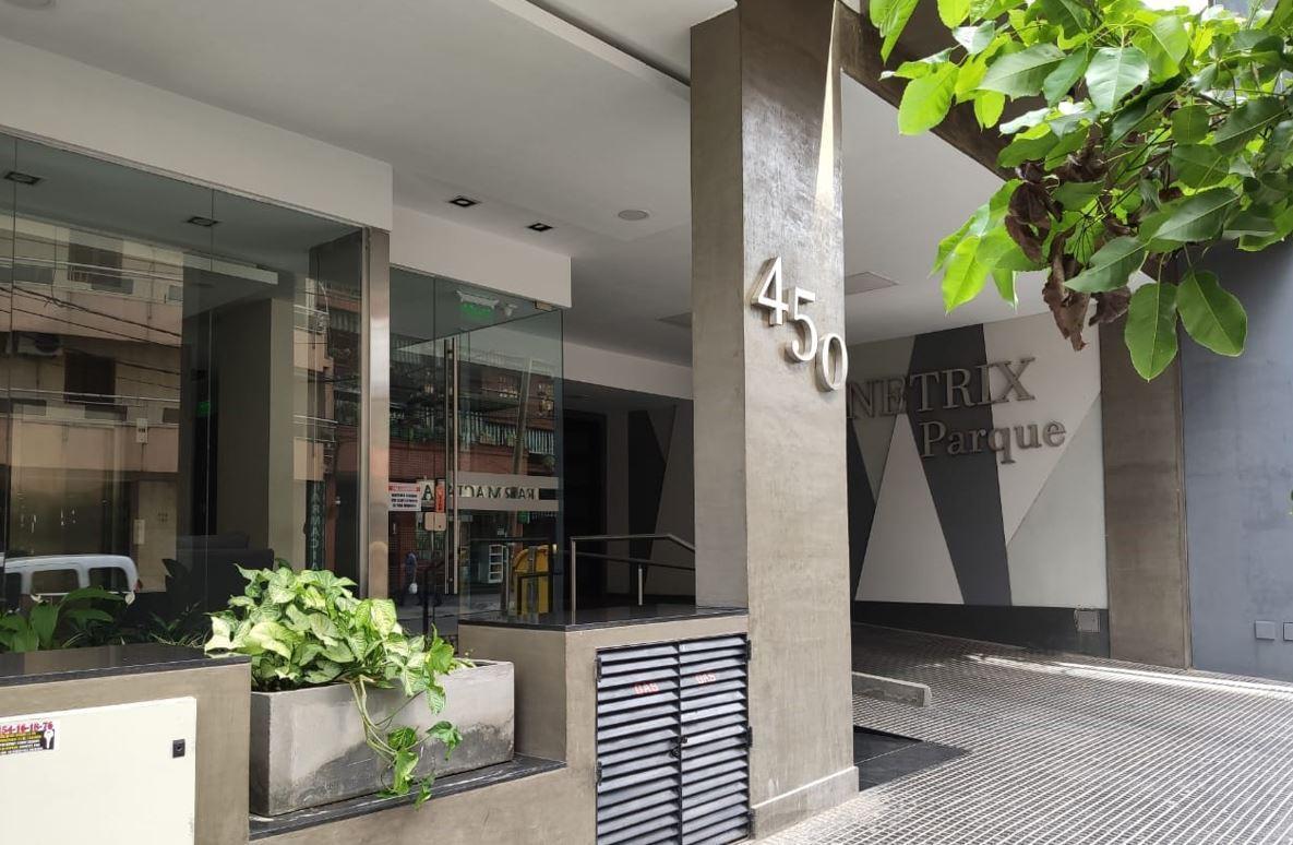 Amplias Cocheras Apta Camioneta en Venta en Balcarce Al 400, Barrio Norte 4