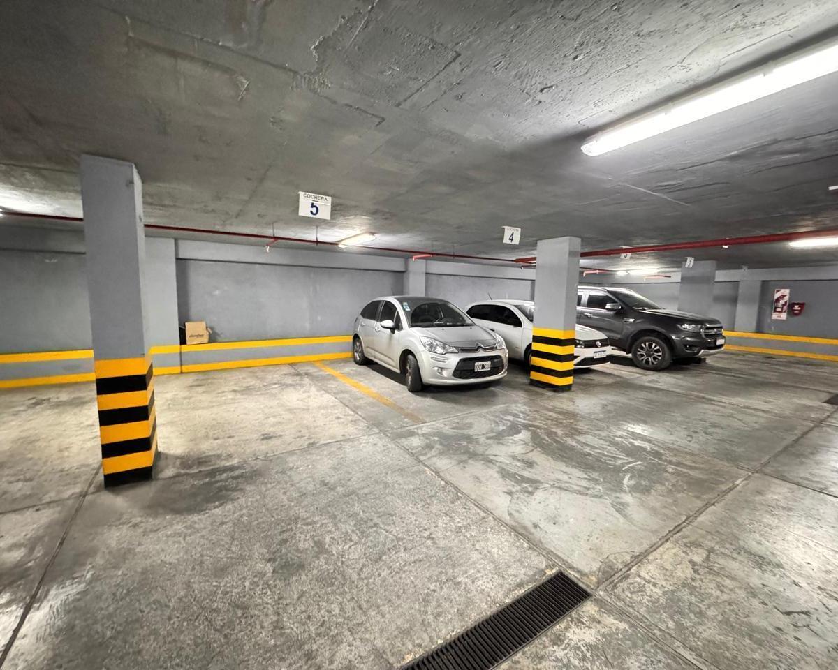 Amplias Cocheras Apta Camioneta en Venta en Balcarce Al 400, Barrio Norte 1