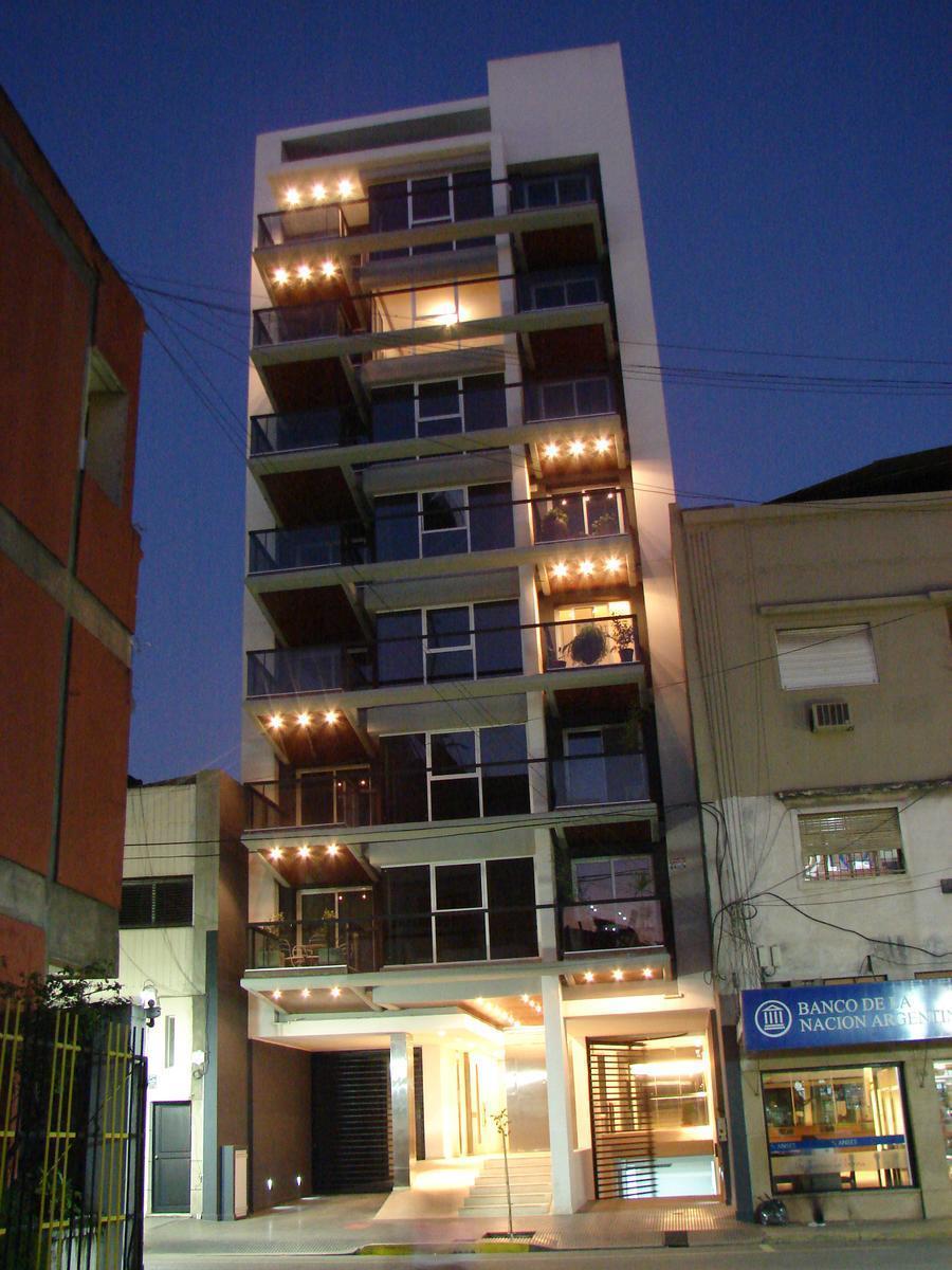 Hermosa Oficina en Dúplex con Cochera y Baulera en Congreso Al 200, Barrio Sur 5