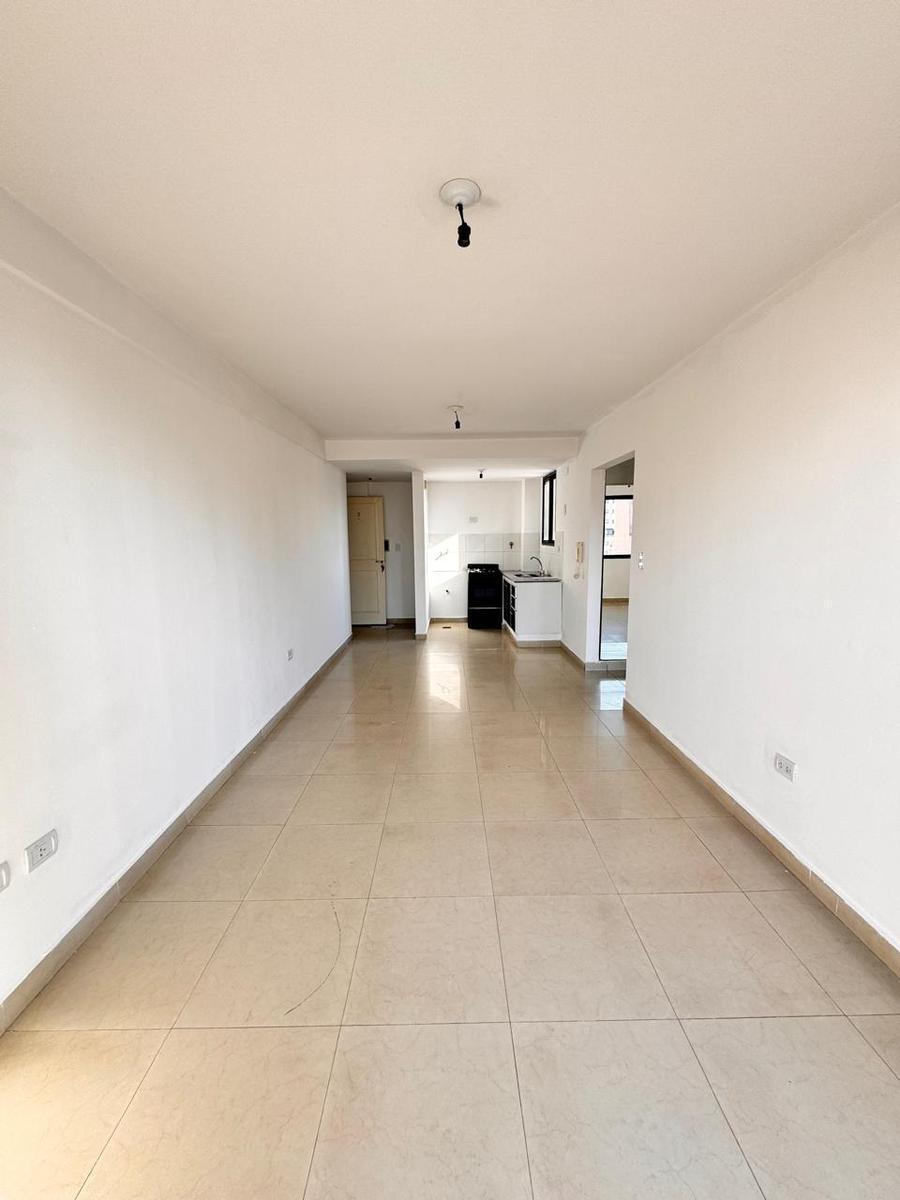 Amplio Departamento de 1 Dormitorio en Venta en Monteagudo Al 700, Barrio Norte 5