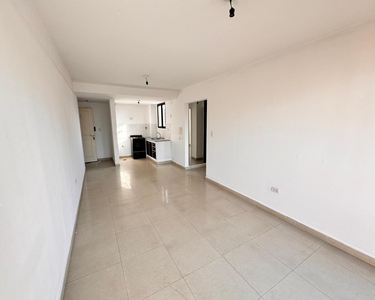 Amplio Departamento de 1 Dormitorio en Venta en Monteagudo Al 700, Barrio Norte 2