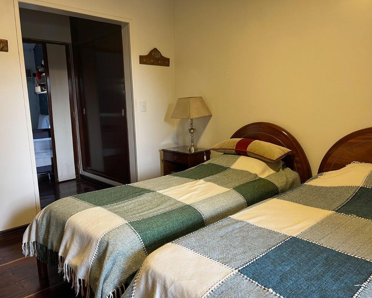 Importante Casa de 5 Dorm. en Venta en Lote de 832 m², Zona Parque Guillermina, Smt 3