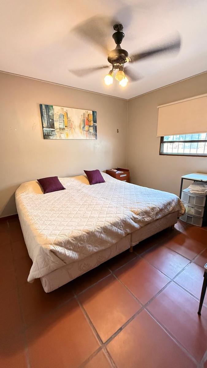 Importante Casa de 4 Dorm. en Av Belgrano Al 4100, Parque V. Centenario, Smt 3