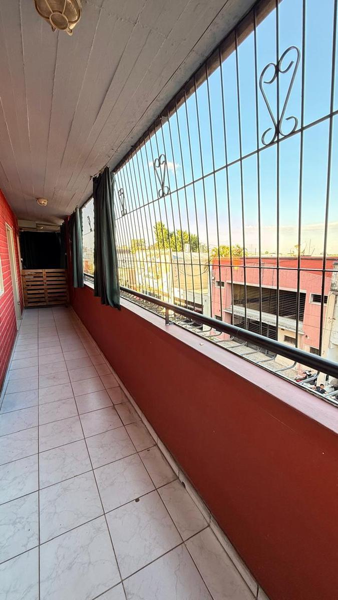 Amplio Departamento de 2 Dorm., Moreno 1era Cuadra, Barrio Sur 4