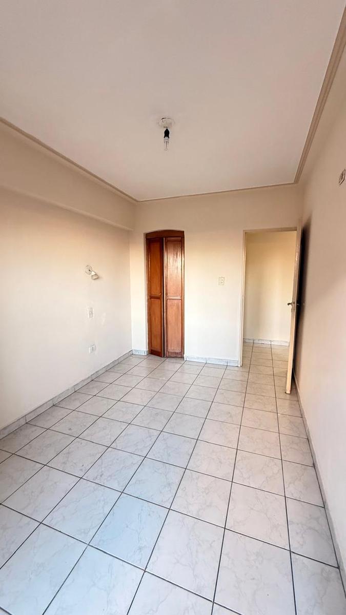 Amplio Departamento de 2 Dorm., Moreno 1era Cuadra, Barrio Sur 4