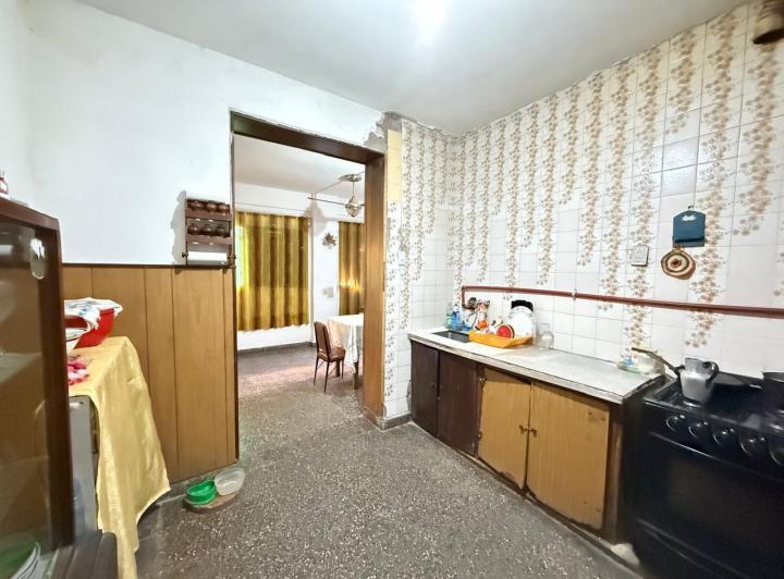 2 departamentos + 1 galpón en VENTA, Bolivia al 1500, barrio Villa Urquiza, SMT. Ideal INVERSORES! 4