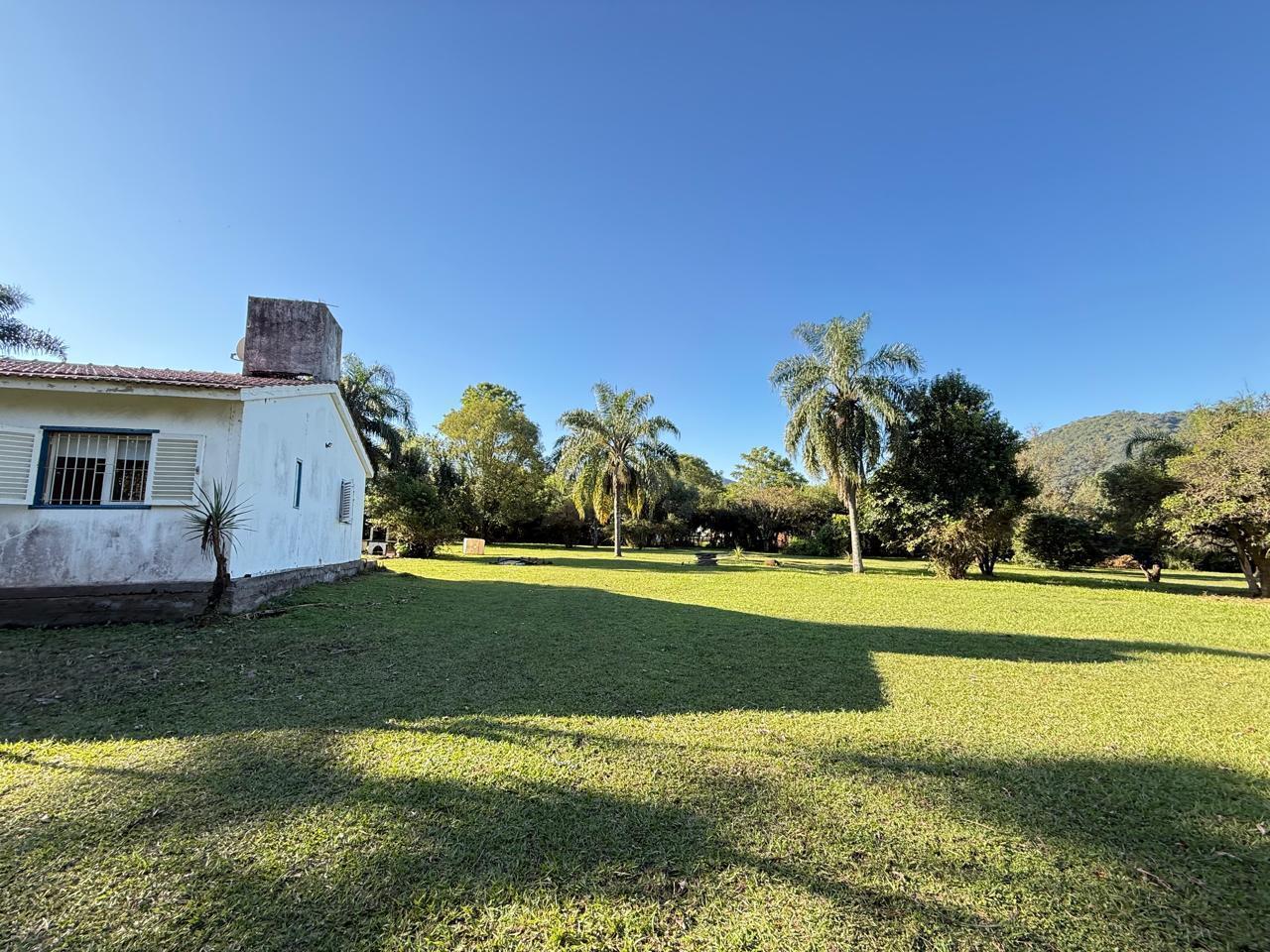 Terreno de 5.400 m2 con casa en El Cadillal, ideal para emprendimiento, con escritura