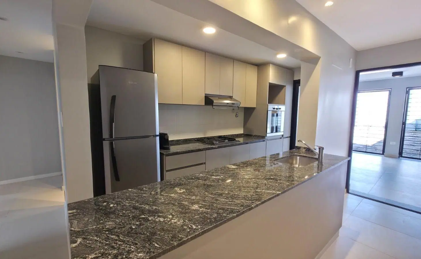 Casa de 3 dormitorios totalmente reciclada en Barrio Telefónicos, Yerba Buena, Av. Perón al 1900 3