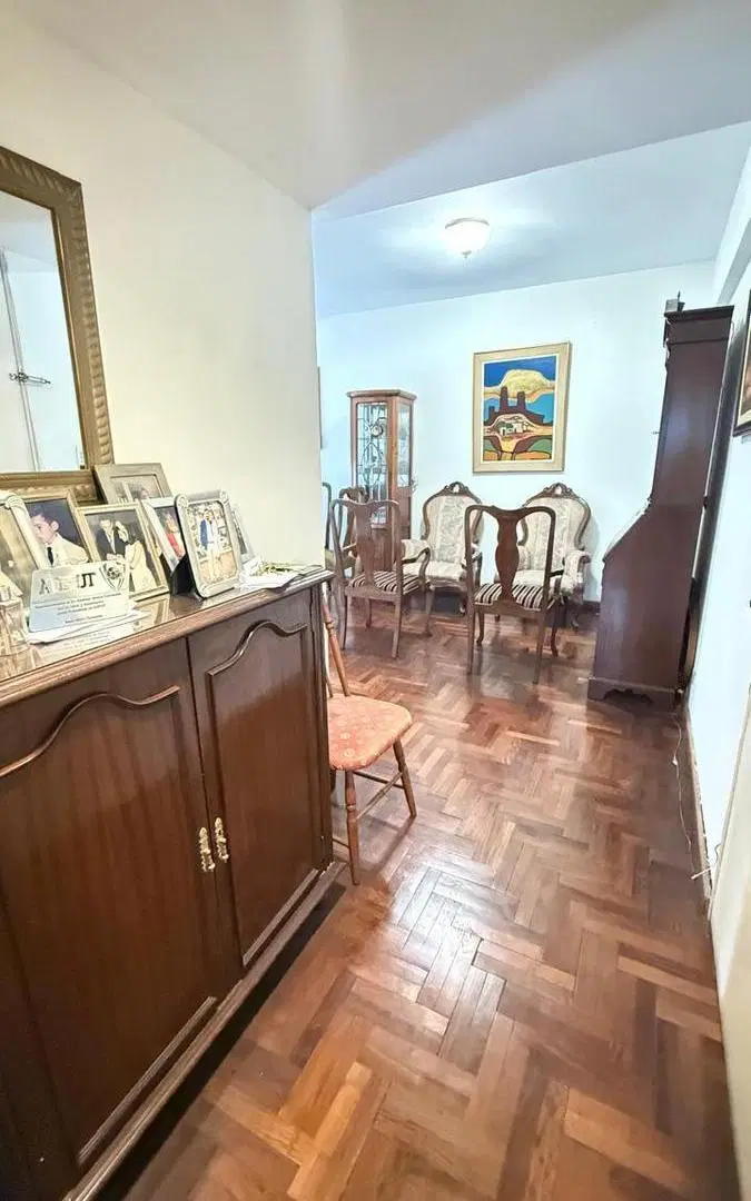 Amplio departamento de 3 dormitorios y cochera en VENTA en Laprida al 600, Barrio Norte 4