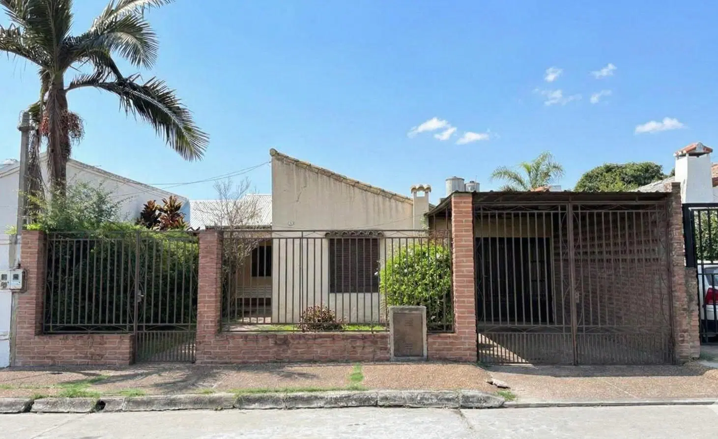 Casa de 3 dormitorios en VENTA en Barrio Viajantes, Yerba Buena, a metros de la Av. Perón 3