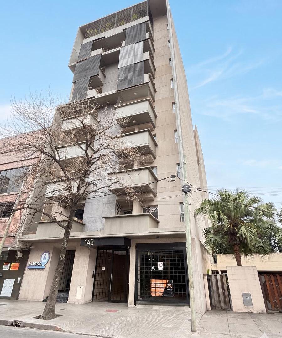 Hermoso departamento seminuevo de 2 dormitorios, Entre Ríos al 100, Barrio Sur