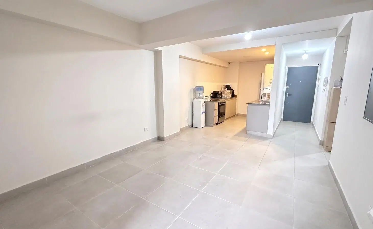 Hermoso departamento seminuevo de 2 dormitorios, Entre Ríos al 100, Barrio Sur 2