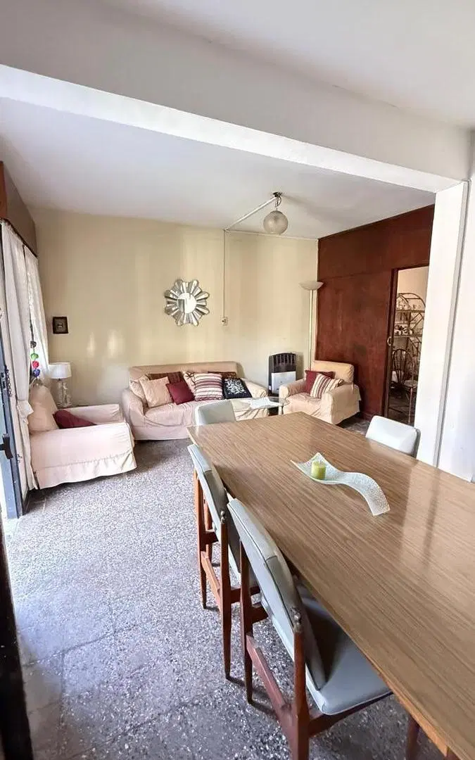 Casa de 3 dormitorios en terreno de 450 m2 en VENTA en Perú al 1500, Yerba Buena 8