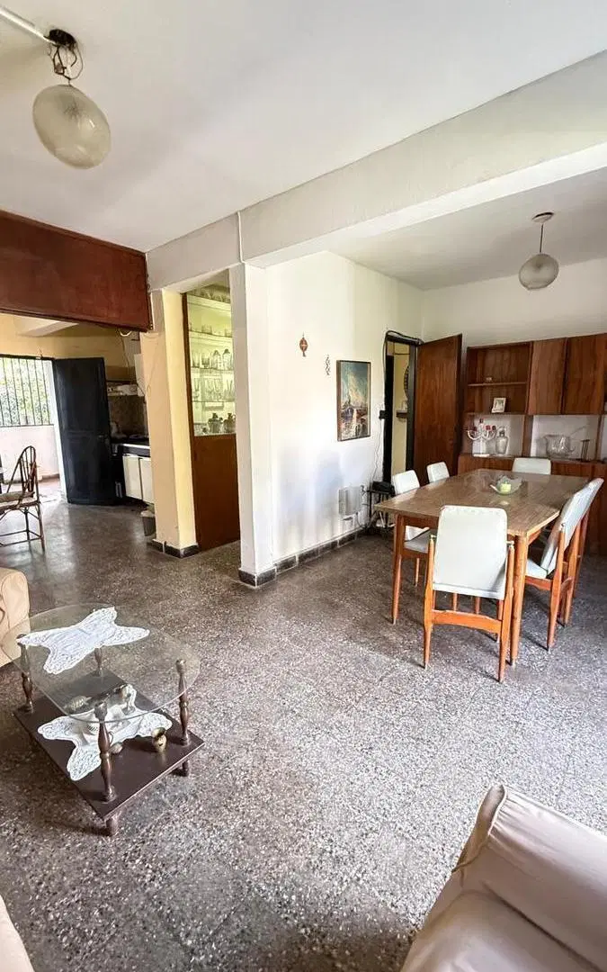 Casa de 3 dormitorios en terreno de 450 m2 en VENTA en Perú al 1500, Yerba Buena 4