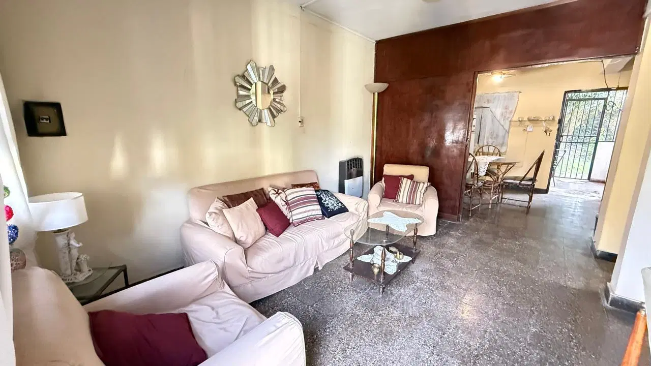 Casa de 3 dormitorios en terreno de 450 m2 en VENTA en Perú al 1500, Yerba Buena 5