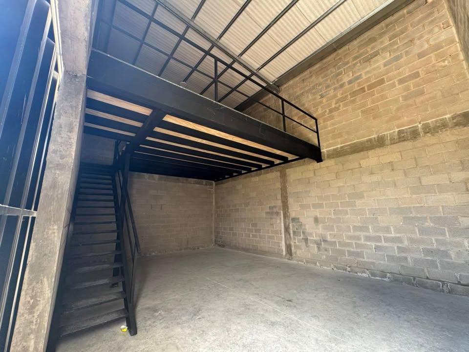 Foto de Galpones de 100 m2 en Parque 38, Av. Circunvalación (RN 38) Km. 2, zona, imagen 1