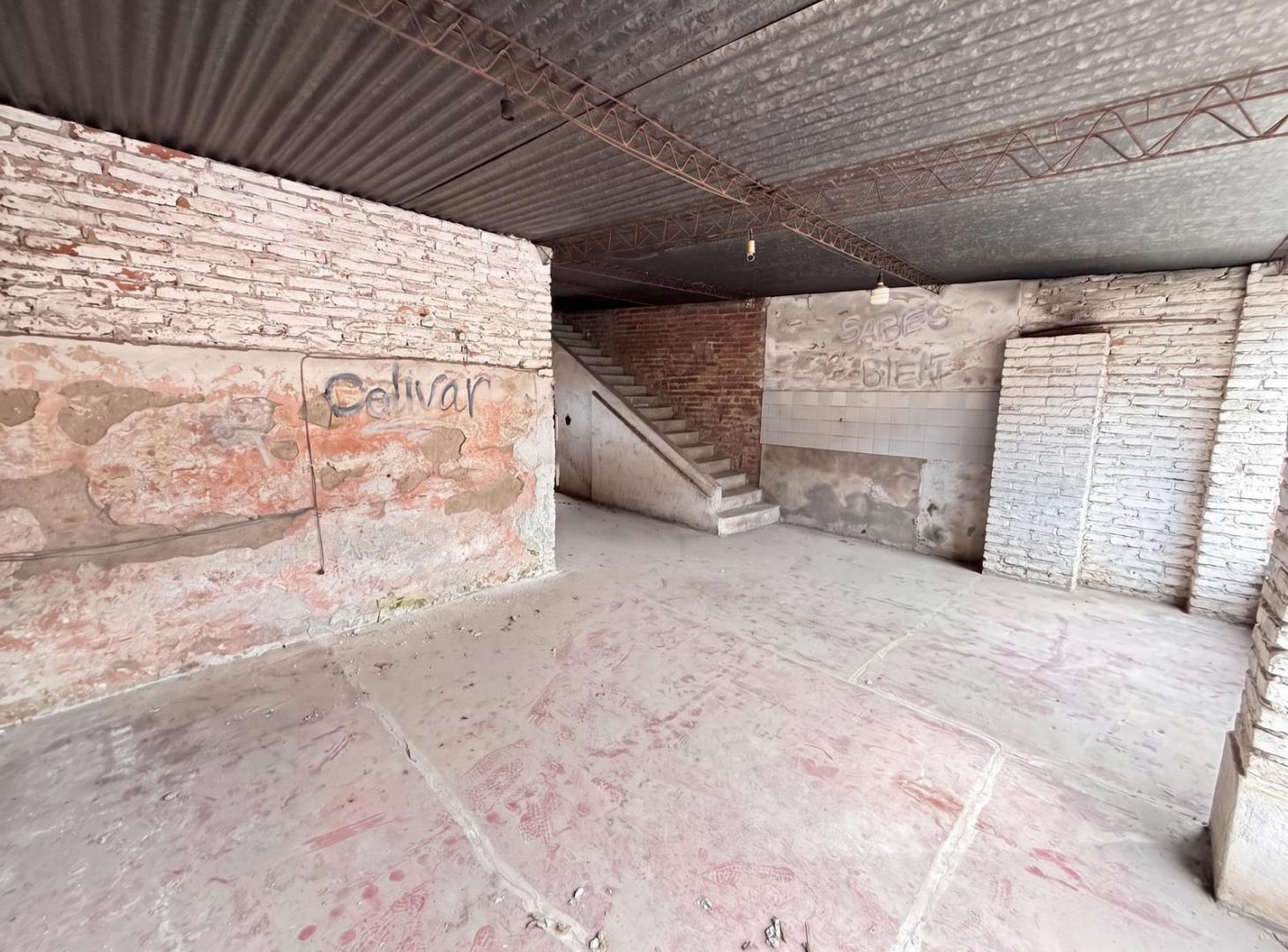 Foto de Galpón de 224 m2 + casa a restaurar en terreno de 446 m2, Bolívar al, imagen 2