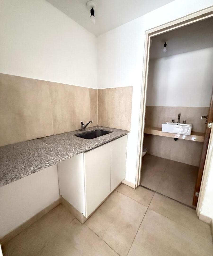Foto de ALQUILER de local comercial de 58 m2 propios en Crisóstomo Álvarez al, imagen 4