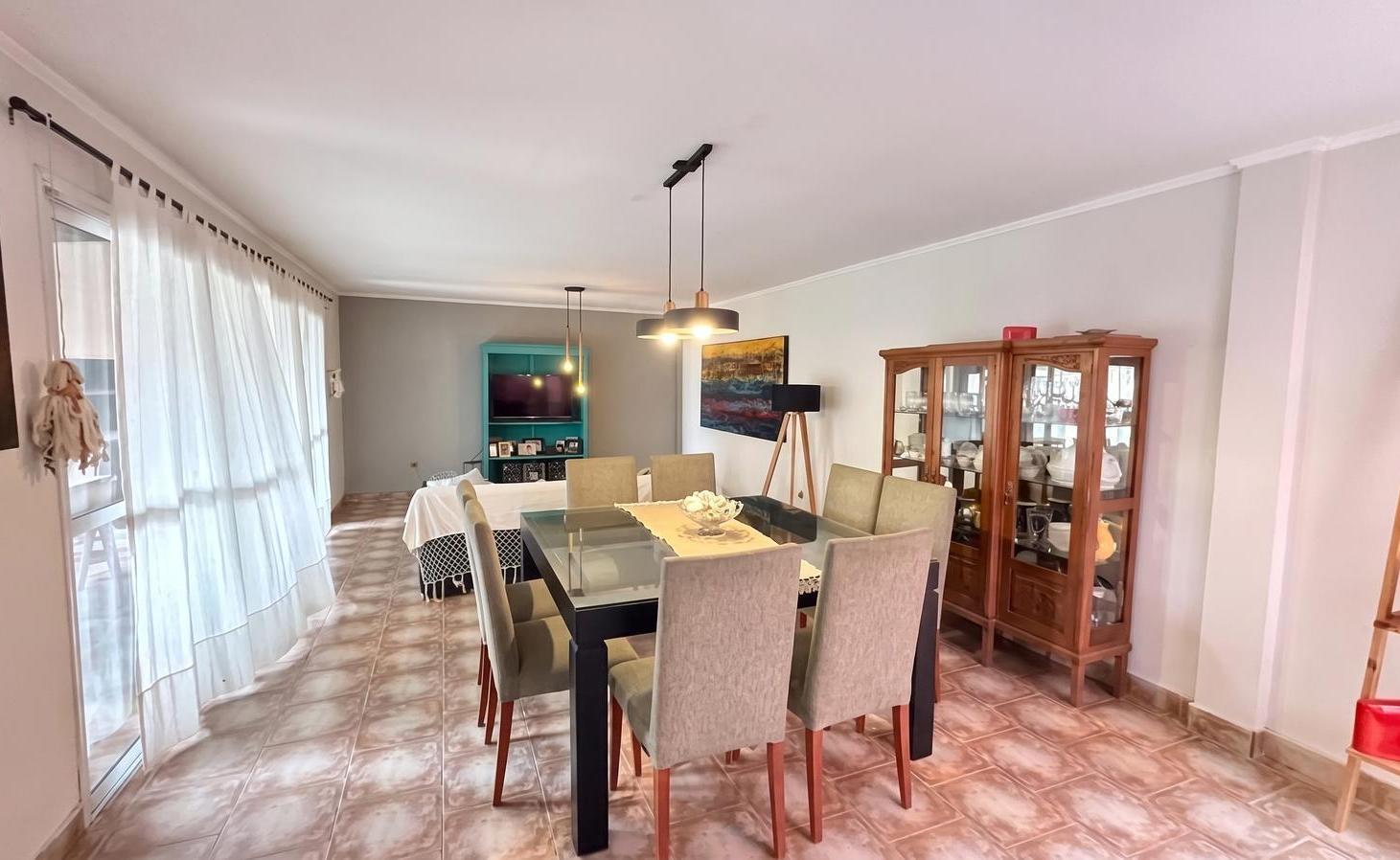 Foto de Importante casa de 3 dormitorios con pileta, Chacho Peñaloza al 800, imagen 1