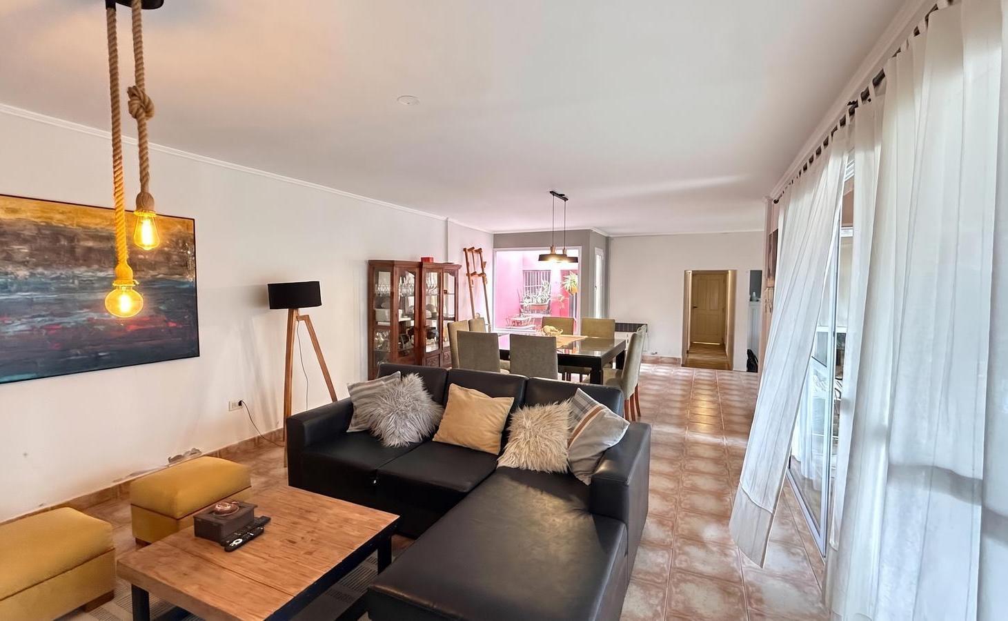Foto de Importante casa de 3 dormitorios con pileta, Chacho Peñaloza al 800, imagen 4