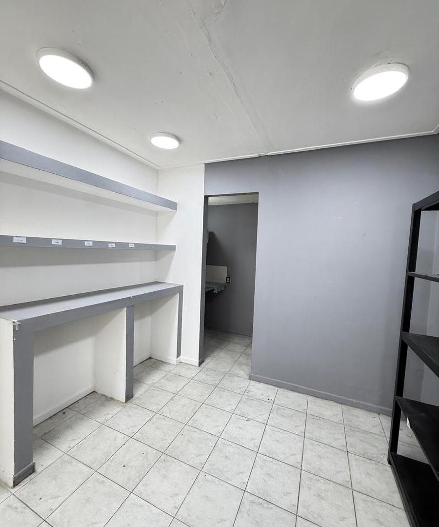 Foto de ALQUILER de local comercial de 33 m2 en Buenos Aires al 400, Barrio Sur, imagen 3