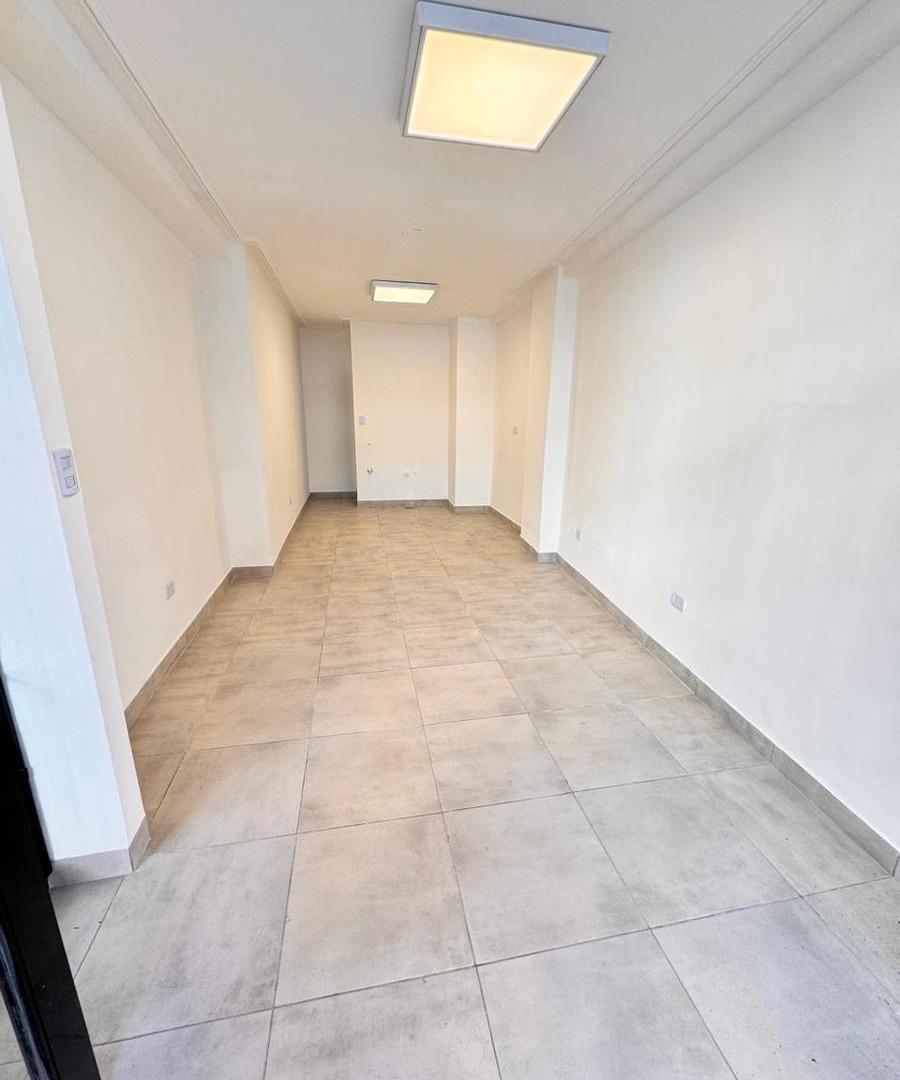 Foto de VENTA de amplio local comercial en Congreso 561, San Miguel de Tucumán, imagen 2