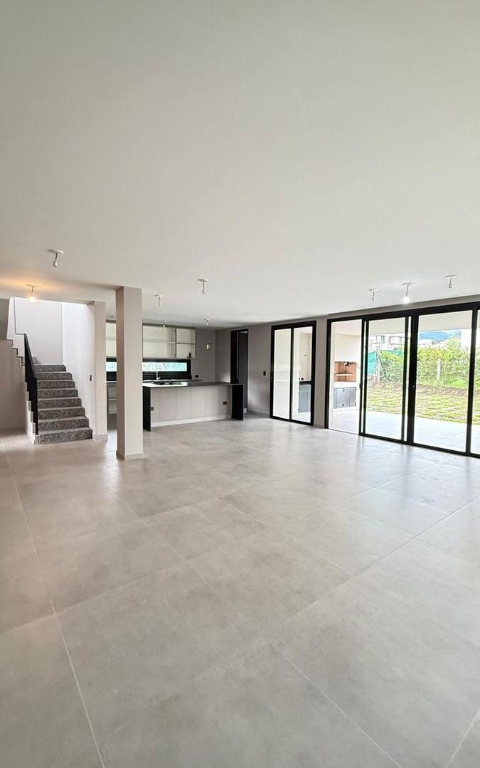 Foto de Casa de categoría de 3 dormitorios a estrenar en VENTA en Country The, imagen 4
