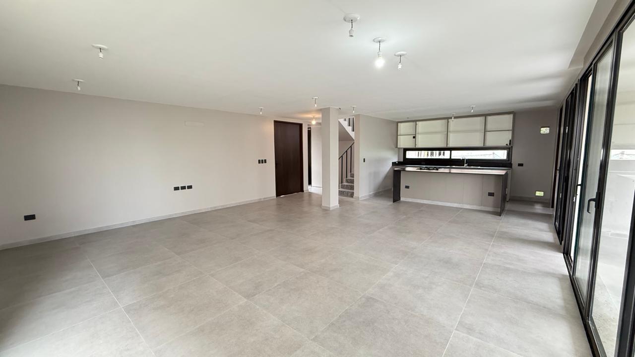 Foto de Casa de categoría de 3 dormitorios a estrenar en VENTA en Country The, imagen 5