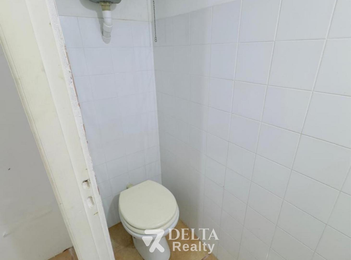 Foto de Local Comercial con Amplio deposito, imagen 4