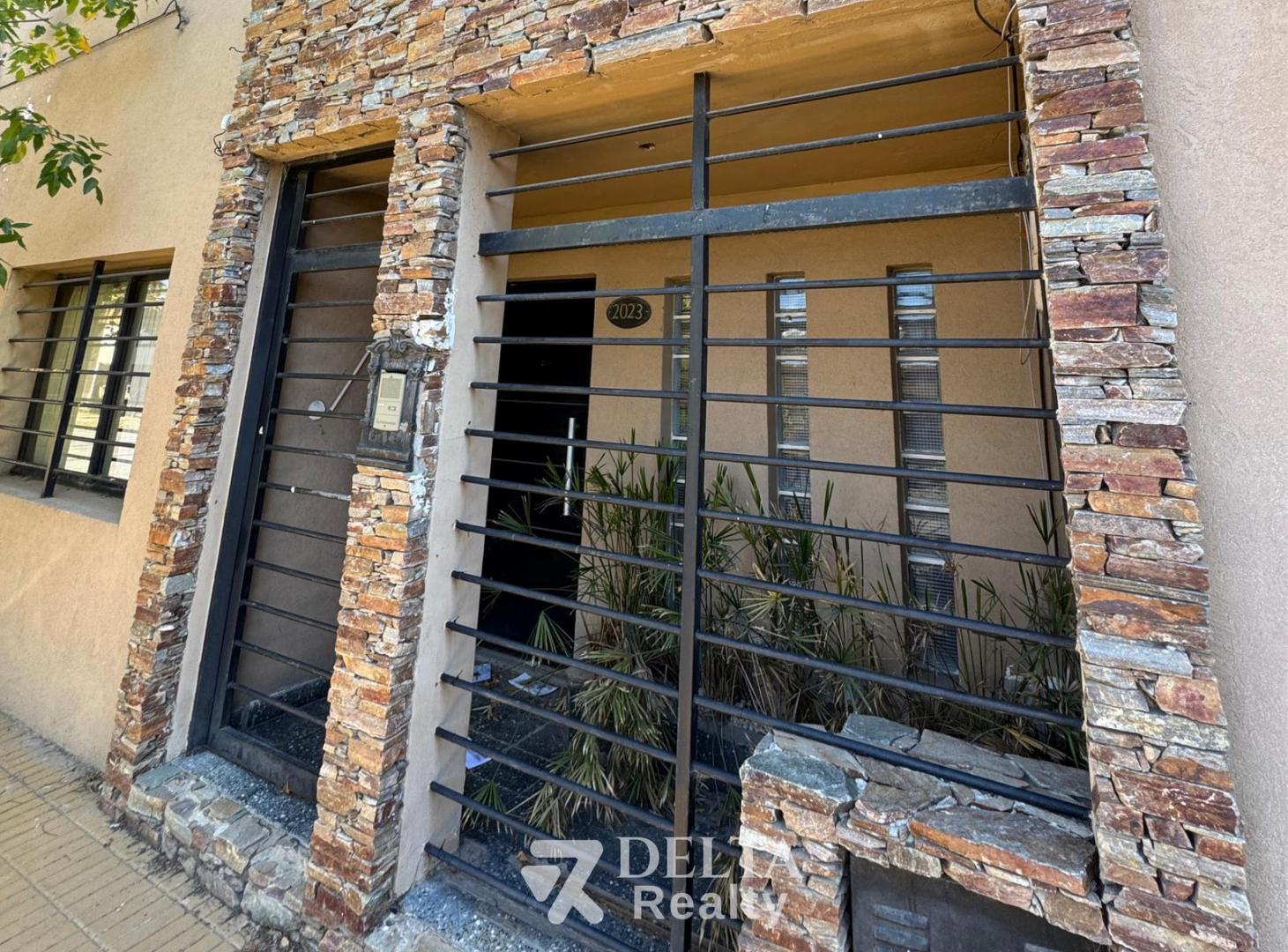 Alquiler Casa 4 Dormitorios con Garage, Jardin y Terraza en Berazategui
