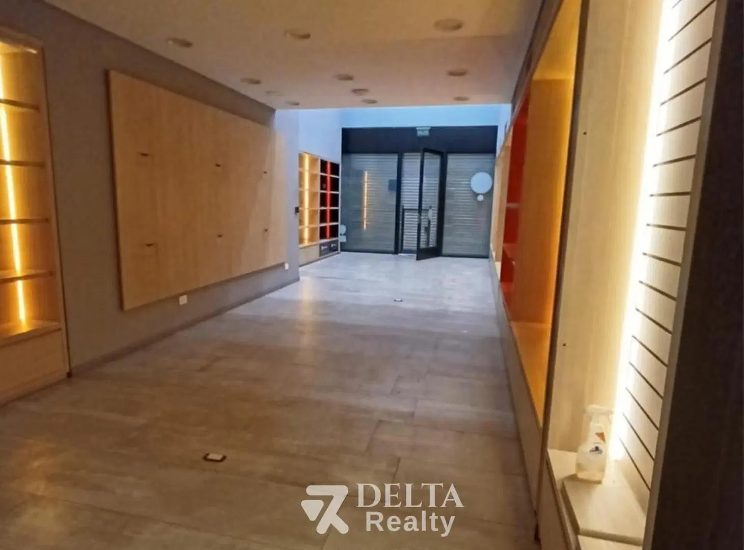 Alquiler Local Comercial con Gran Vidriera en Quilmes Centro 3
