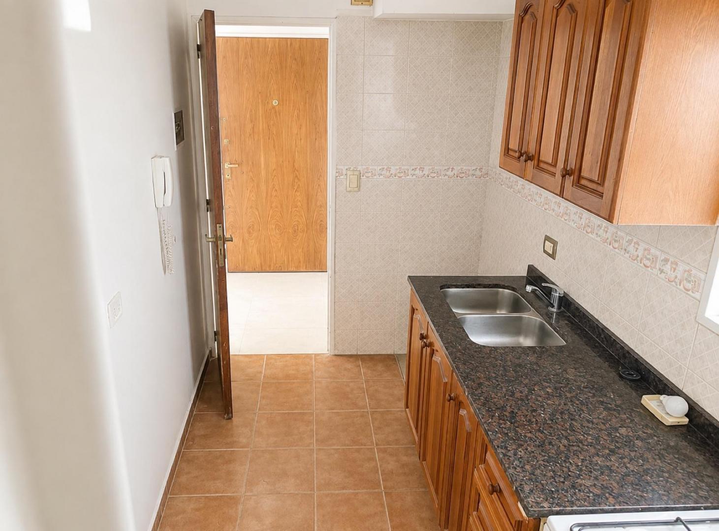 Foto de Venta Departamento 4 ambientes en Quilmes Centro con Patio | Amplio y, imagen 5