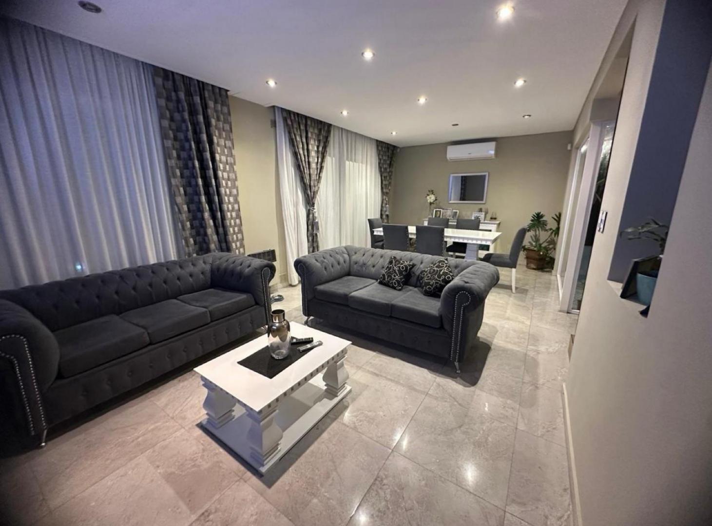 Foto de Venta Casa Barrio Cerrado - Apto Credito, imagen 3