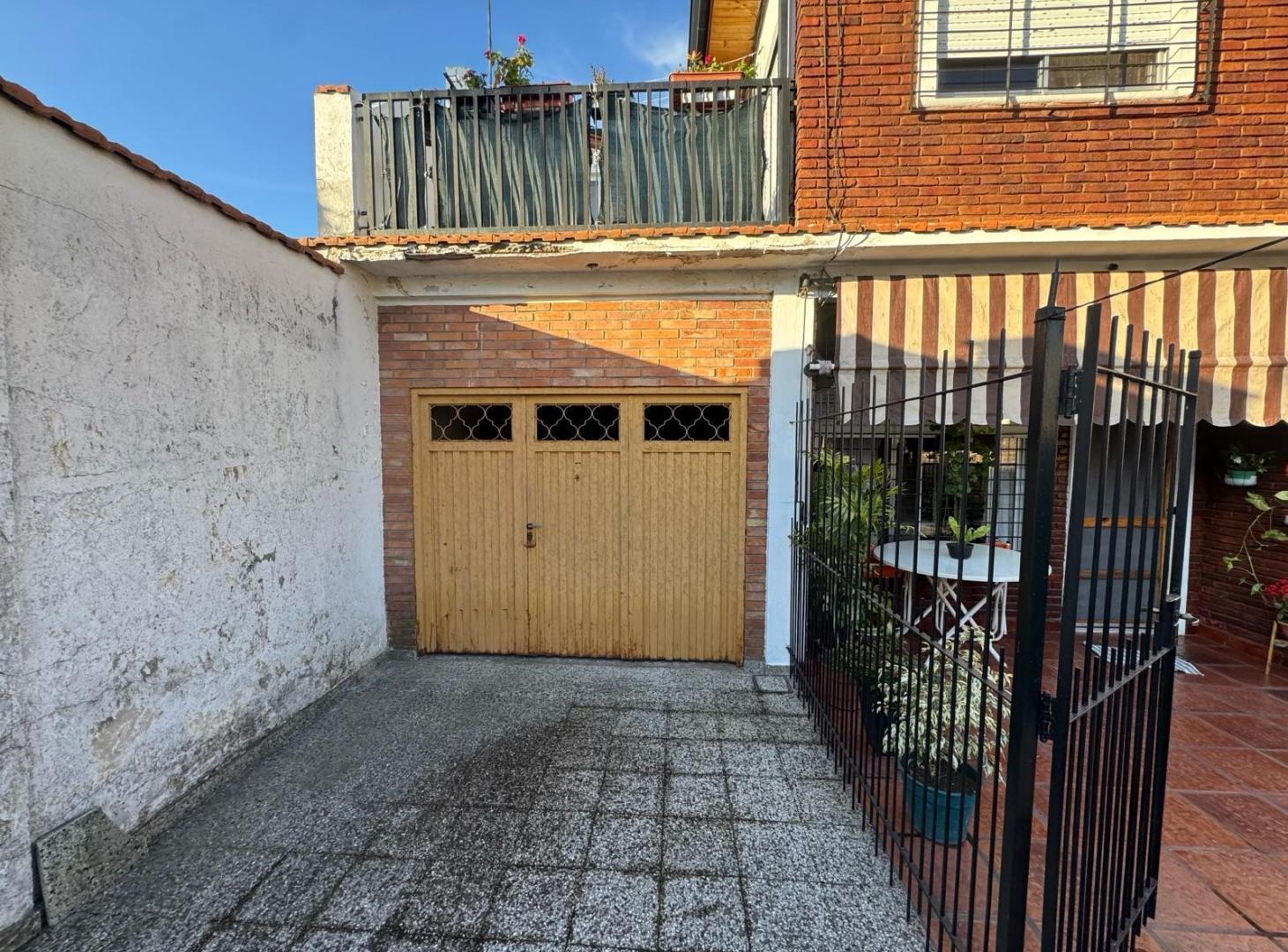 Foto de Venta PH 4 ambientes con Jardin y Cochera Bernal, imagen 5