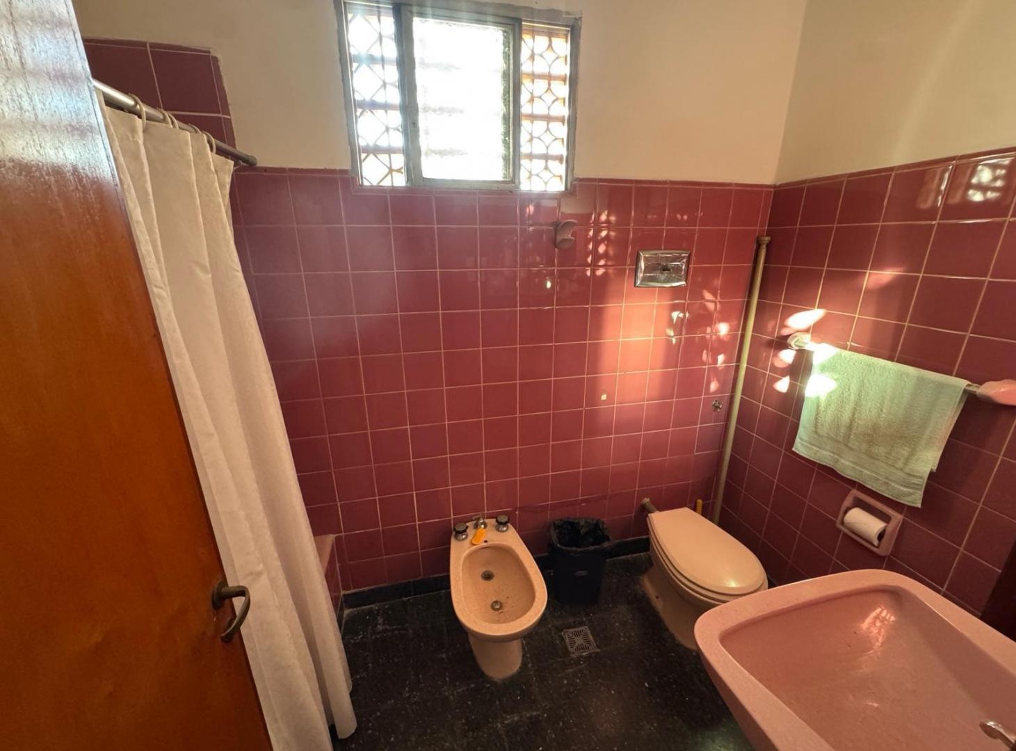Foto de Venta PH 4 ambientes con Jardin y Cochera Bernal, imagen 4