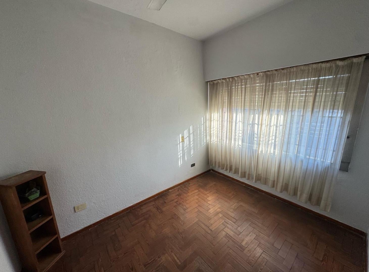 Foto de Venta PH 4 ambientes con Jardin y Cochera Bernal, imagen 1