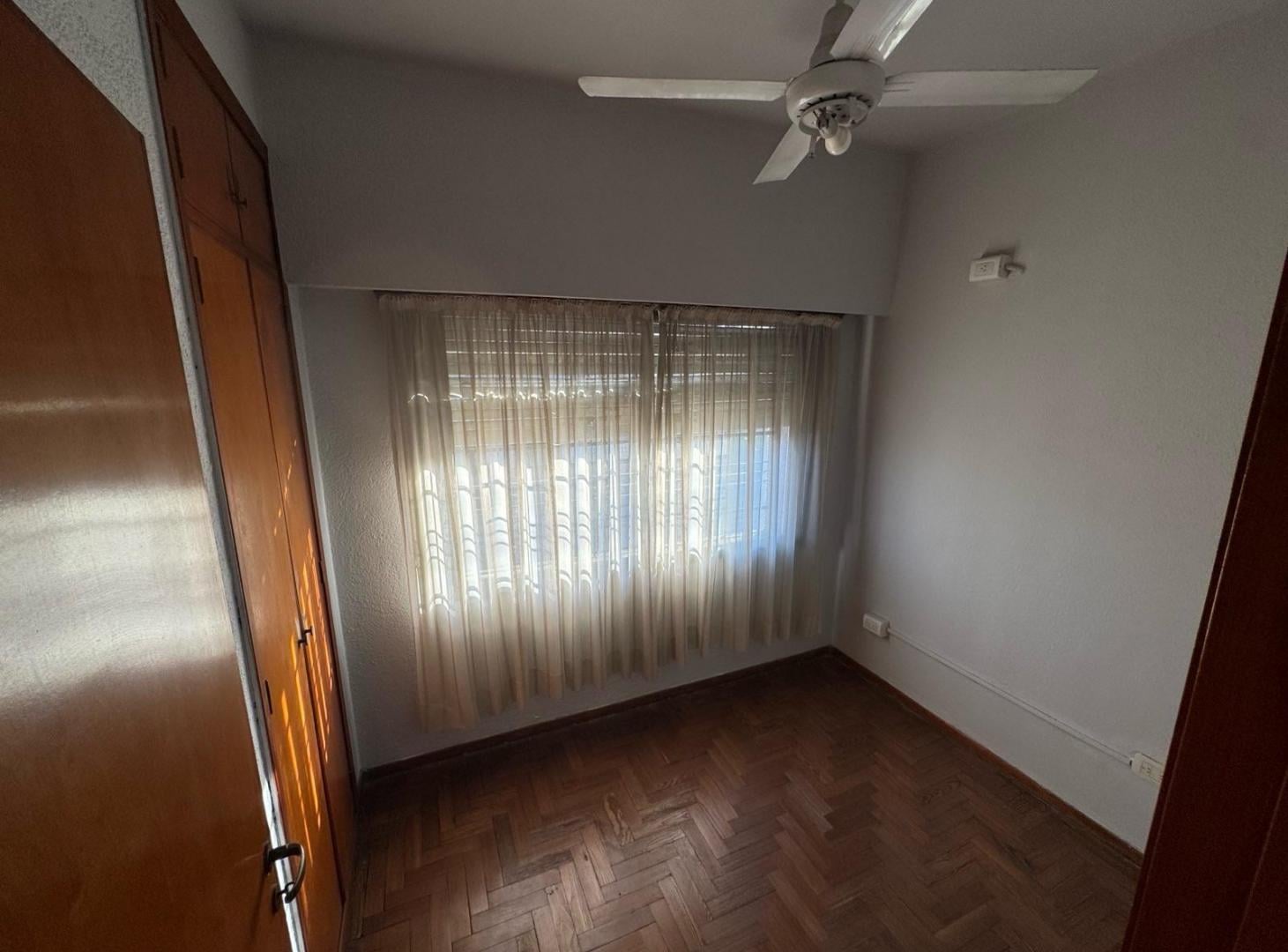 Foto de Venta PH 4 ambientes con Jardin y Cochera Bernal, imagen 3
