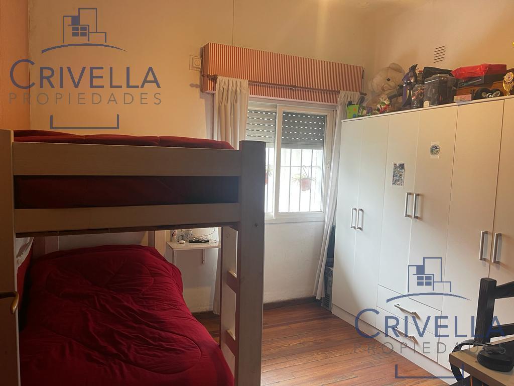 Casa 4 Ambientes con Pileta y Cochera en Venta - Quilmes Sur 5
