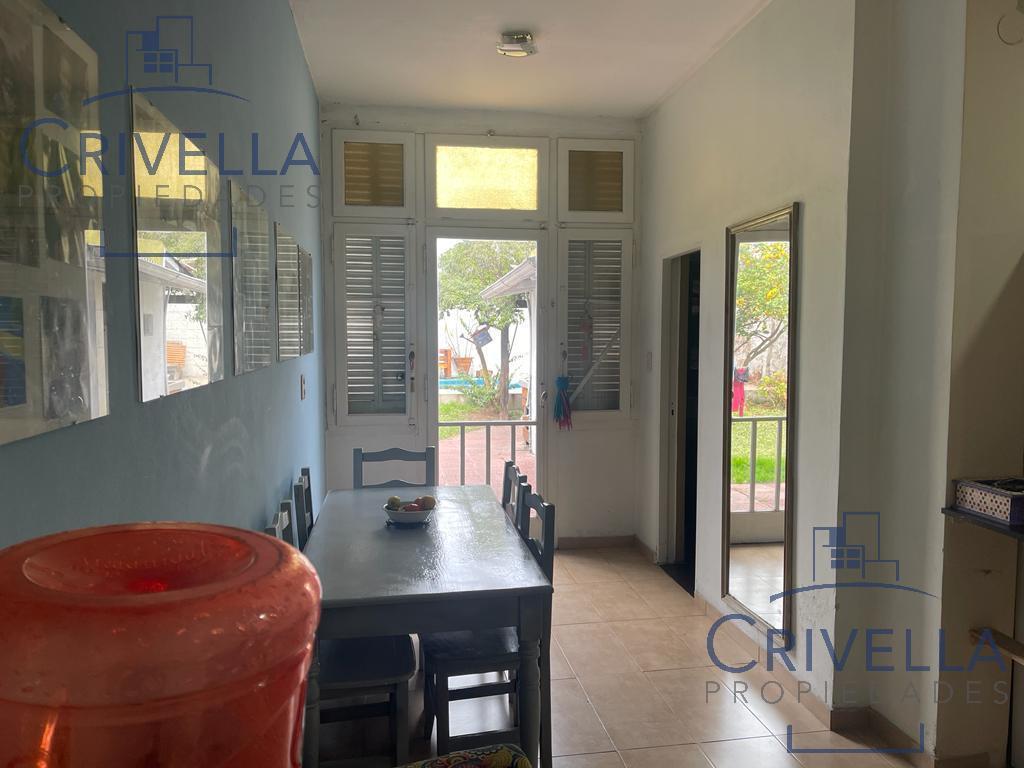 Casa 4 Ambientes con Pileta y Cochera en Venta - Quilmes Sur 2