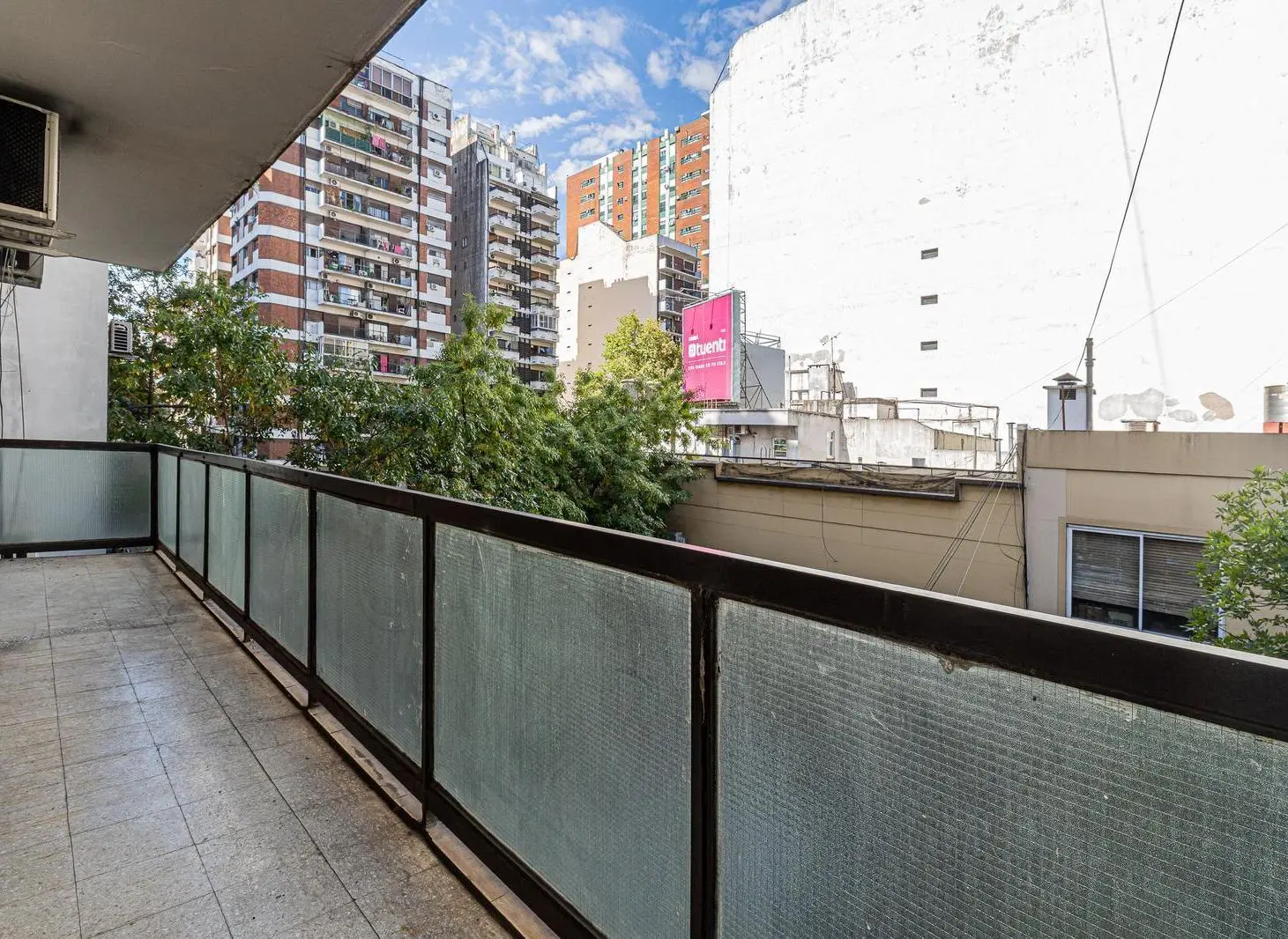 Departamento tres ambientes con dependencia al frente 2