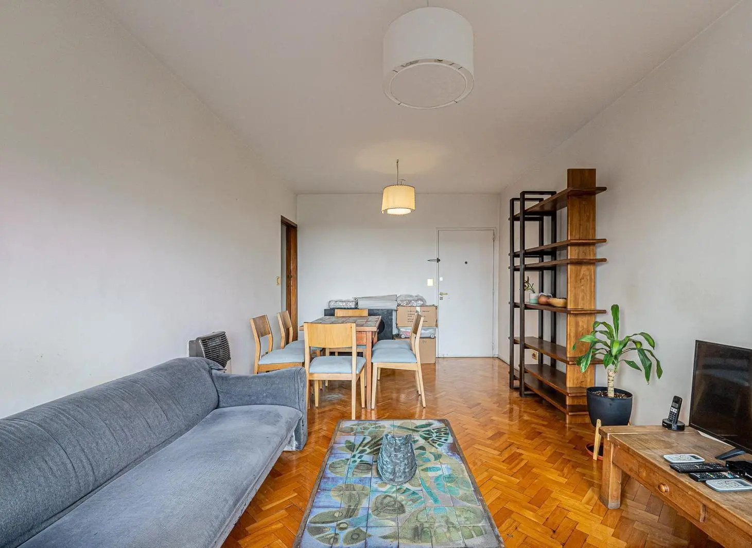 Departamento tres ambientes con dependencia al frente 3