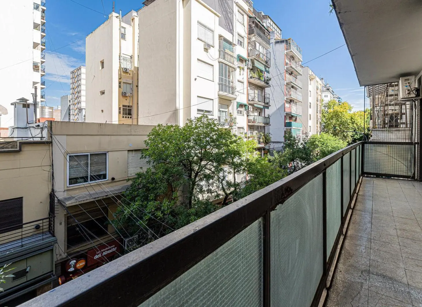 Departamento tres ambientes con dependencia al frente 4